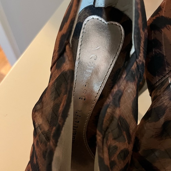 Chinese Laundry 🐆 Leopard Booties - Picture 5 of 5